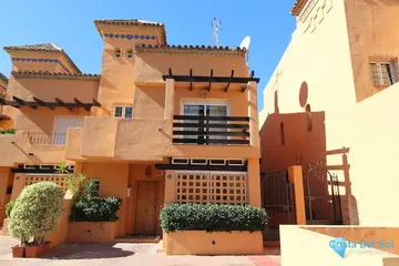 4 bedroom House for Sale in The Golden Mile