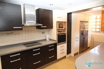4 bedroom House for Sale in The Golden Mile-33956