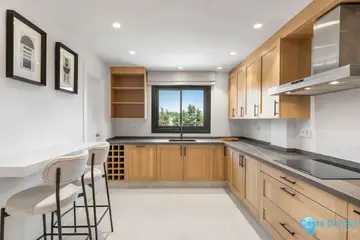 4 bedroom House for Sale in Nueva Andalucía-34180
