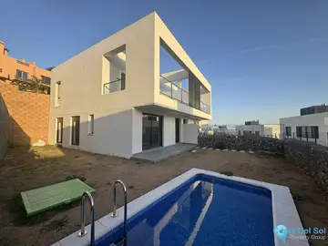 3 bedroom House for Sale in Riviera del Sol