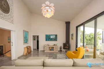 4 bedroom House for Sale in La Mairena-34521