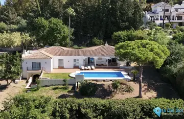 4 bedroom House for Sale in El Paraiso