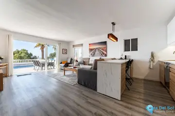 6 bedroom House for Sale in La Cala de Mijas-34593