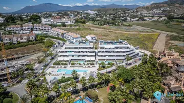 5 bedroom Apartment for Sale in Estepona-35002