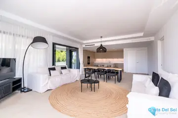 5 bedroom Apartment for Sale in Estepona-35009