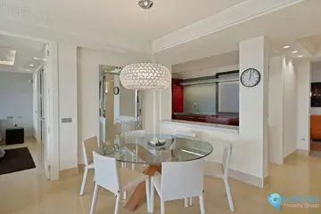 3 bedroom Apartment for Sale in Nueva Andalucía-35100