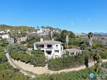 4 bedroom House for Sale in San Luis de Sabinillas