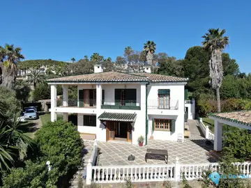 4 bedroom House for Sale in San Luis de Sabinillas-35134