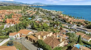 8 bedroom House for Sale in Estepona-35233