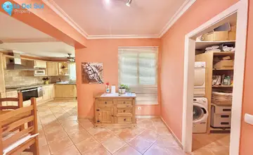 4 bedroom House for Sale in Sierrezuela-336