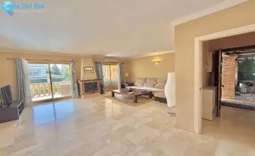 4 bedroom House for Sale in Sierrezuela-338