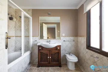 6 bedroom House for Sale in El Paraiso-35355