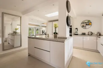 6 bedroom House for Sale in Río Real-35543