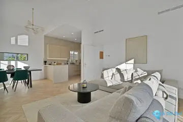 5 bedroom House for Sale in Marbella-35578
