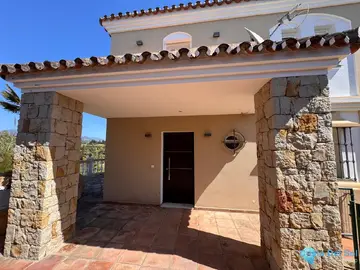 4 bedroom House for Sale in Estepona