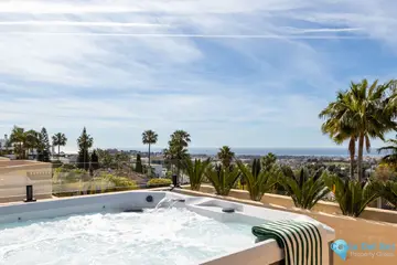 4 bedroom House for Sale in La Quinta-36095