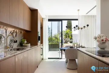 4 bedroom House for Sale in La Quinta-36104