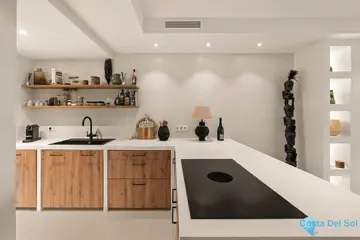 4 bedroom House for Sale in The Golden Mile-36234