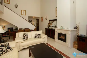 3 bedroom Apartment for Sale in La Mairena-101255