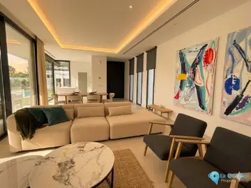6 bedroom House for Sale in Estepona-36817