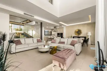 5 bedroom House for Sale in Río Real
