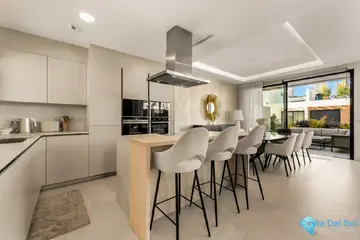 5 bedroom House for Sale in Río Real-36892