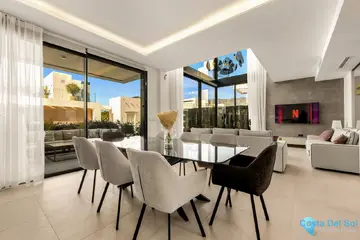 5 bedroom House for Sale in Río Real-36895
