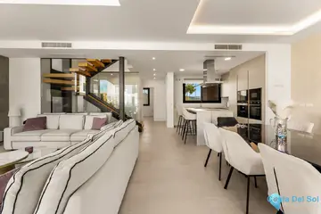 5 bedroom House for Sale in Río Real-36896