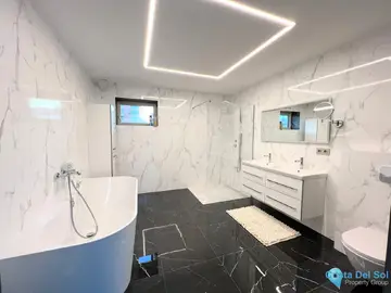 5 bedroom House for Sale in Benalmadena Costa-36975