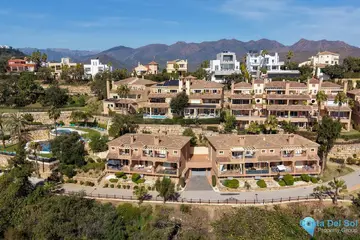 4 bedroom Apartment for Sale in La Mairena-101279