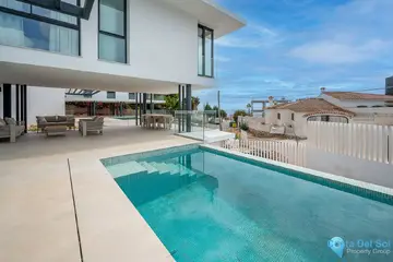 4 bedroom House for Sale in El Chaparral-37161