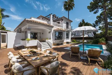 6 bedroom House for Sale in Nueva Andalucía