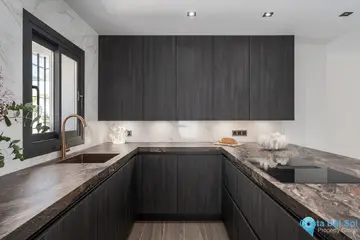 6 bedroom House for Sale in Nueva Andalucía-37230