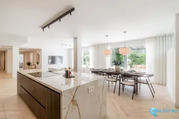 4 bedroom Apartment for Sale in The Golden Mile-37272