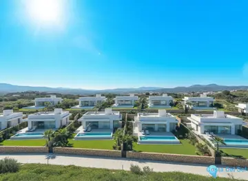 5000m2 Plot for Sale in Estepona