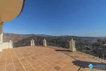 7 bedroom House for Sale in Estepona-37755