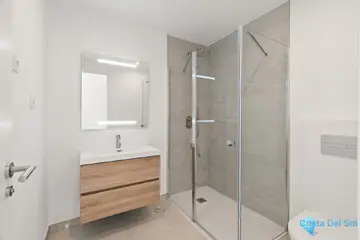 5 bedroom House for Sale in Río Real-37837