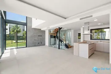 5 bedroom House for Sale in Río Real-37825