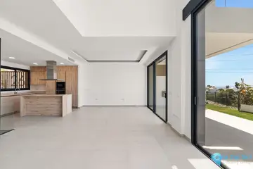 5 bedroom House for Sale in Río Real-37826