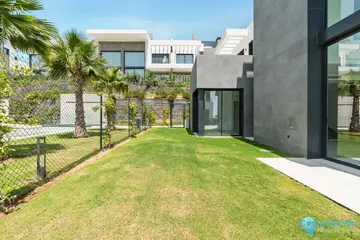 5 bedroom House for Sale in Río Real-37828