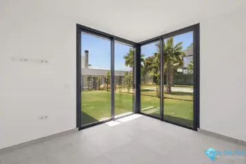5 bedroom House for Sale in Río Real-37830