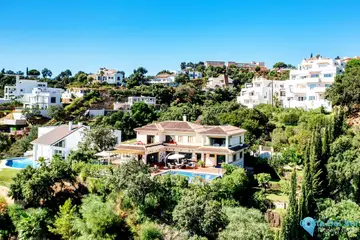 5 bedroom House for Sale in La Mairena