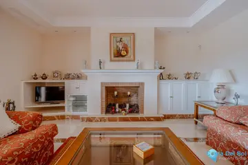 5 bedroom House for Sale in El Paraiso-38131