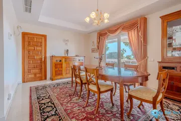 5 bedroom House for Sale in El Paraiso-38137
