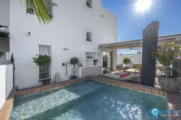 4 bedroom House for Sale in The Golden Mile-38262