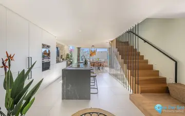 4 bedroom House for Sale in The Golden Mile-38263