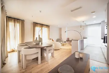 4 bedroom Apartment for Sale in Málaga Centro-38366
