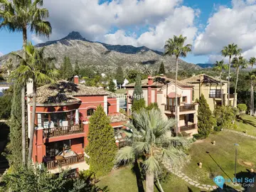 6 bedroom House for Sale in The Golden Mile
