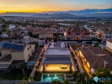 4 bedroom House for Sale in Alhaurín de la Torre-38477