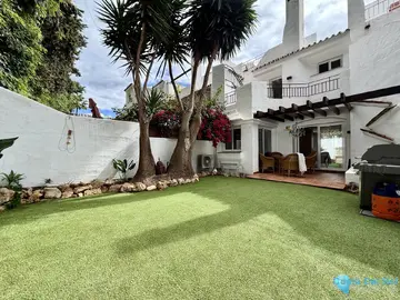 3 bedroom House for Sale in Nueva Andalucía